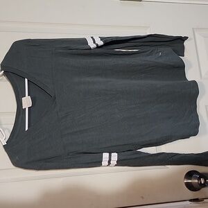 Victoria’s Secret Long Sleeve Dark Green V-Neck T Shirt Medium